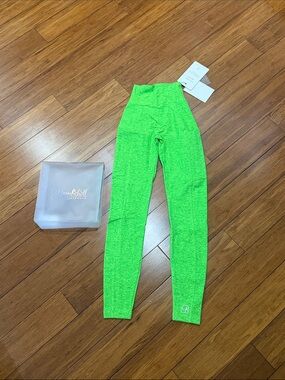 NWT Bombshell Sportswear Curves High-Waist Neon Lime Leggings XXS